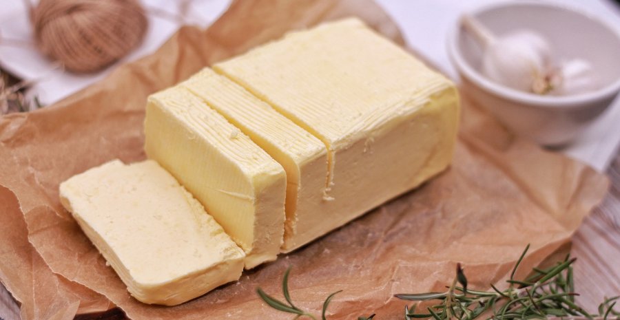 cara membuat butter cream mentega putih dan gula halus