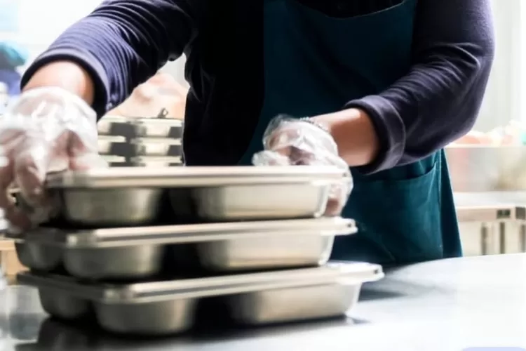 Manajemen pengiriman makanan massal